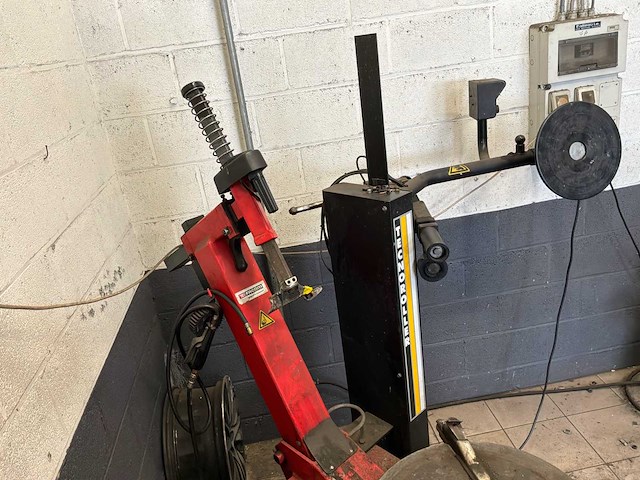 2000 facom bandenwisselaar / bandenmachine - afbeelding 7 van  8