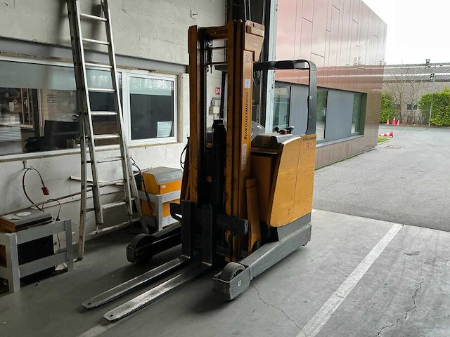 2000 jungheinrich reach truck - afbeelding 1 van  12
