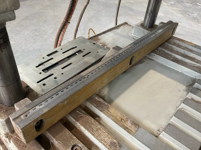 2000 lgf tracer enkelkops kopieerfreesmachine - afbeelding 8 van  11