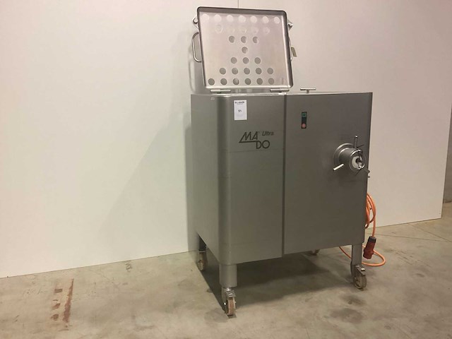 2000 mado mew 620 vleeswolf - afbeelding 1 van  7