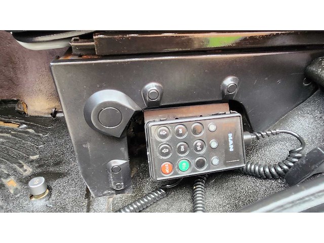 2000 man 14.284 depannage - afbeelding 13 van  34