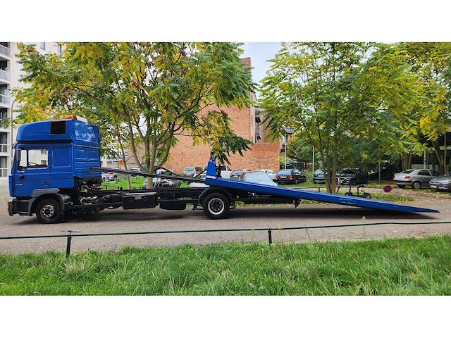 2000 man 14.284 depannage - afbeelding 12 van  34