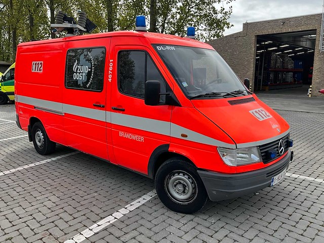 2000 mercedes benz 312d brandweerwagen bestelwagen - afbeelding 10 van  16