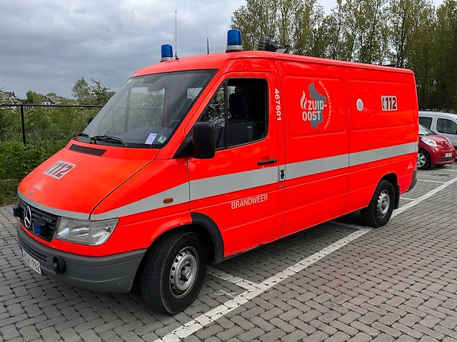 2000 mercedes benz 312d brandweerwagen bestelwagen - afbeelding 1 van  16