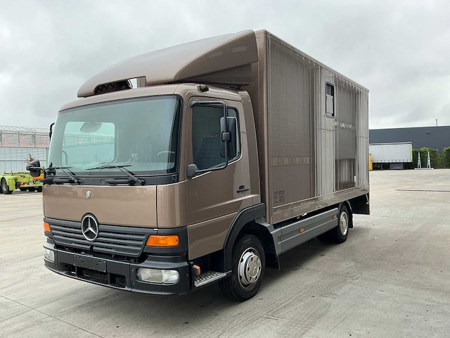 2000 mercedes-benz 815 paardenwagen - afbeelding 1 van  67
