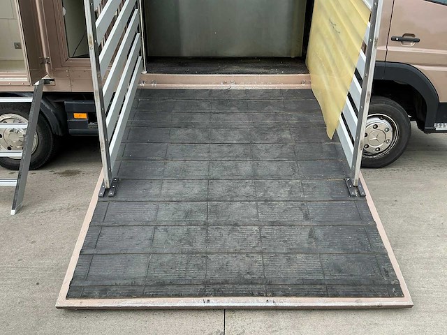 2000 mercedes-benz 815 paardenwagen - afbeelding 28 van  67