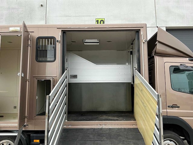 2000 mercedes-benz 815 paardenwagen - afbeelding 30 van  67