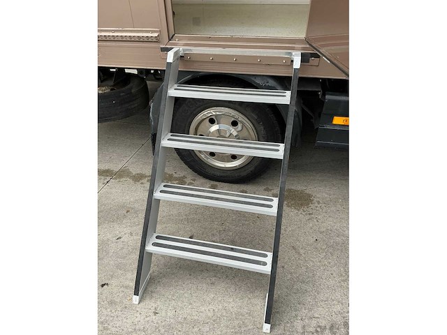 2000 mercedes-benz 815 paardenwagen - afbeelding 40 van  67