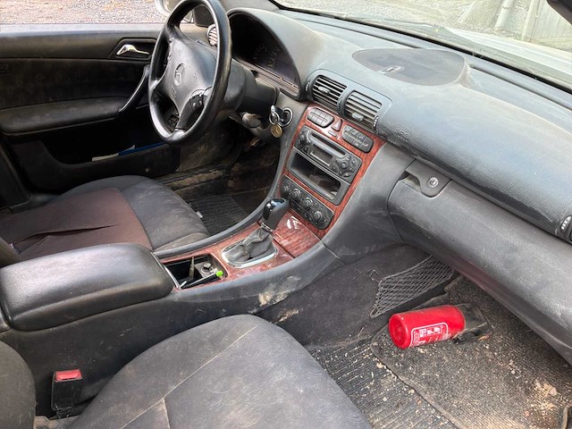 2000 mercedes c220 cdi sedan - afbeelding 15 van  17