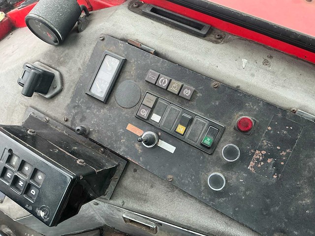 2000 mol yt200 4x2 terminal trekker (74023-38) - afbeelding 8 van  19