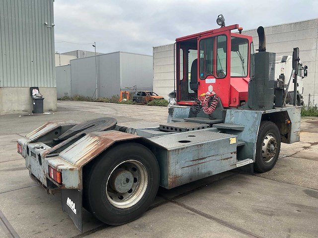 2000 mol yt200 4x2 terminal trekker (74023-38) - afbeelding 15 van  19