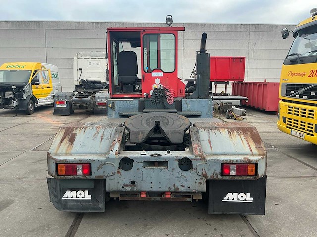 2000 mol yt200 4x2 terminal trekker (74023-38) - afbeelding 16 van  19