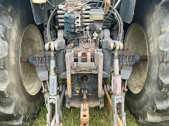 2000 new holland 8670 dt 4wd landbouwtractor - afbeelding 9 van  45