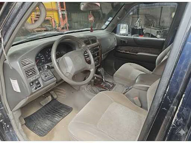 2000 nissan patrol y61 bedrijfswagen - afbeelding 2 van  10