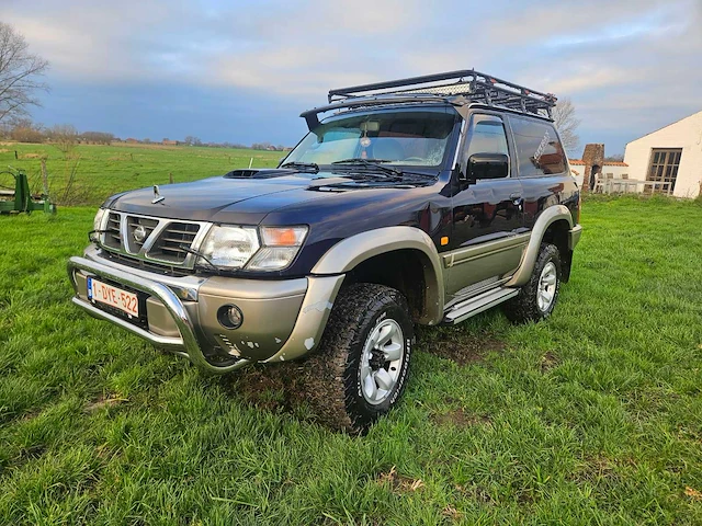 2000 nissan patrol y61 bedrijfswagen - afbeelding 1 van  10