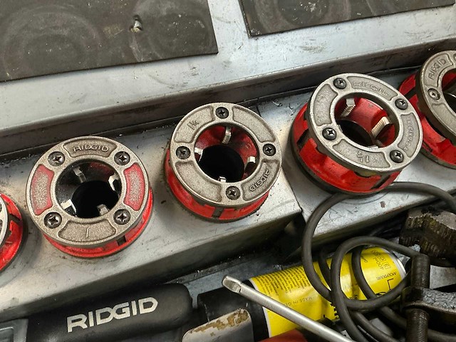 2000 ridgid 690 draadsnijmachine - afbeelding 6 van  9