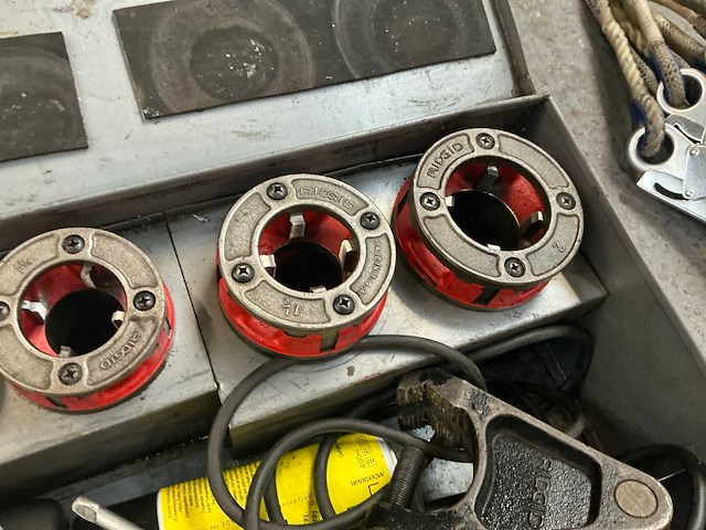 2000 ridgid 690 draadsnijmachine - afbeelding 7 van  9