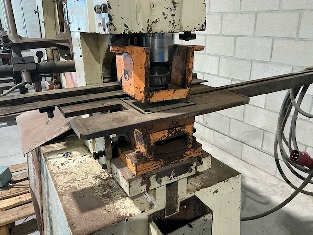 2000 sunrise iw-55d pons- en knipmachine - afbeelding 3 van  12