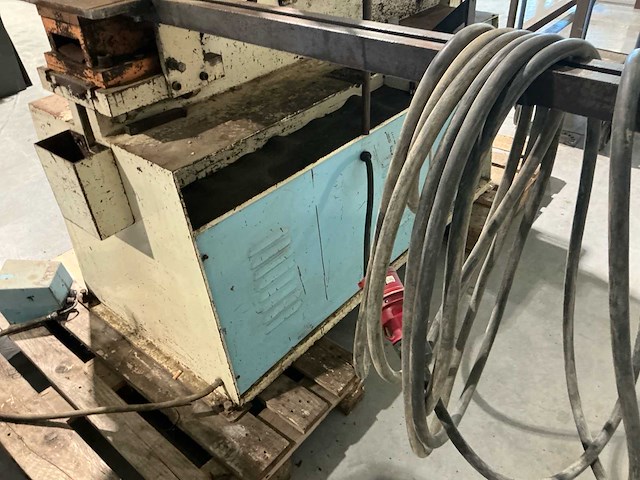 2000 sunrise iw-55d pons- en knipmachine - afbeelding 1 van  8