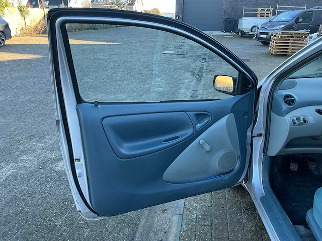 2000 toyota yaris 1.0 benzine - afbeelding 48 van  48