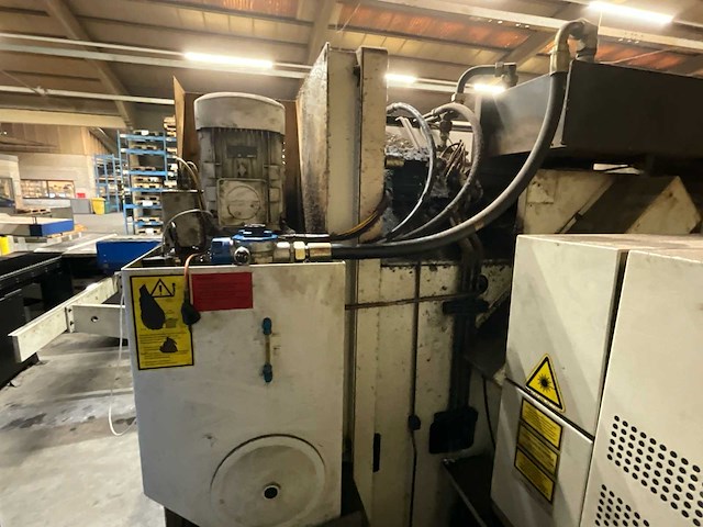 2000 trumpf trumatic 600l lasersnijmachine - afbeelding 6 van  35