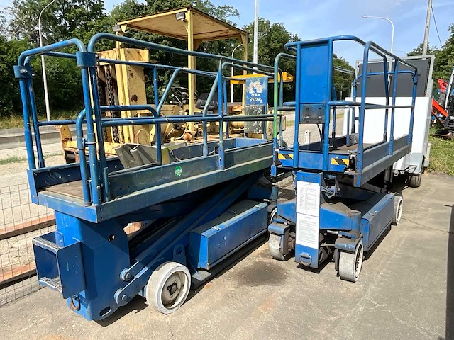 2000 upright inc sl20 luchtwerkplatform (2x) - afbeelding 1 van  23