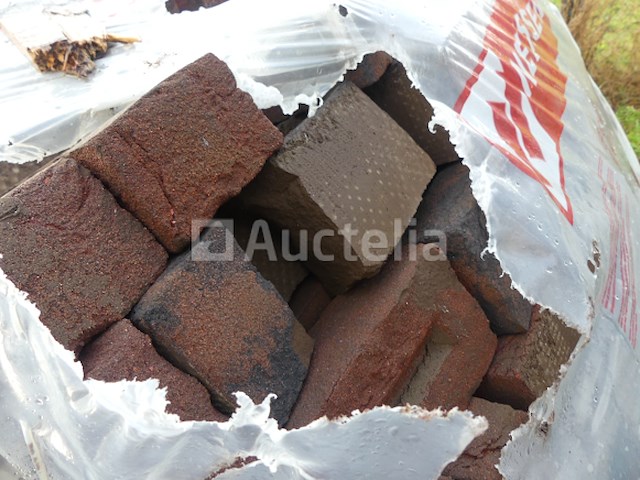 2000 zwarte bruinbist nelissen bakstenen - afbeelding 1 van  6