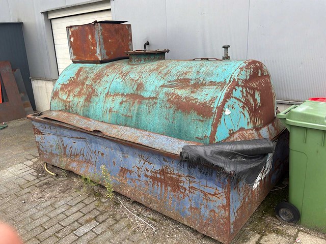 2000l brandstoftank - afbeelding 4 van  10