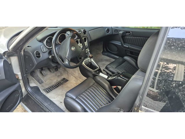2001 alfa romeo gtv - personenauto - afbeelding 6 van  11