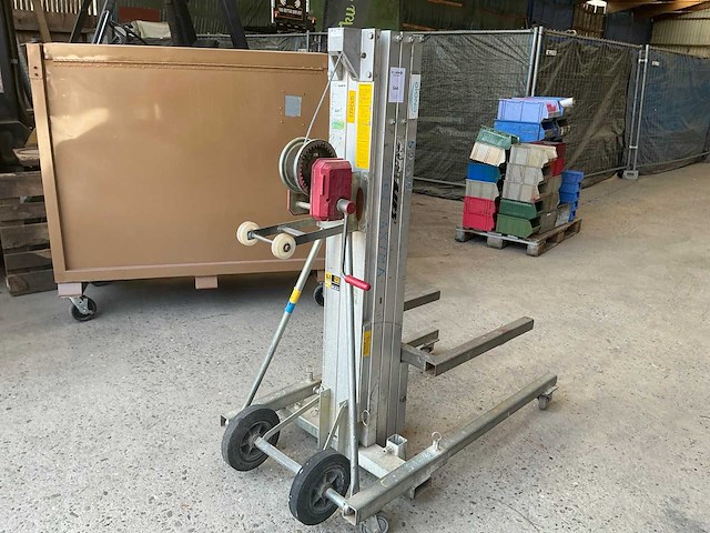 2001 alp-lift lmc380 manueel bediende bouwlift - afbeelding 2 van  5