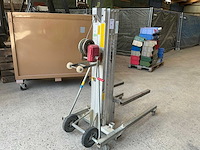 2001 alp-lift lmc380 manueel bediende bouwlift - afbeelding 2 van  5