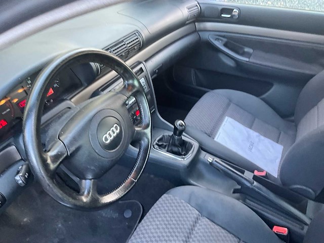 2001 audi a4 personenauto - afbeelding 7 van  29