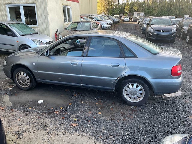 2001 audi a4 personenauto - afbeelding 12 van  29