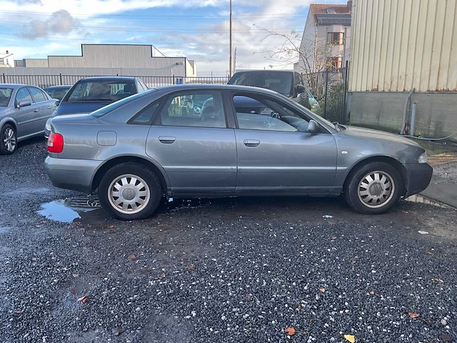 2001 audi a4 personenauto - afbeelding 26 van  29