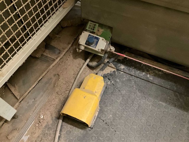 2001 biesse rover 24 s horizontaal cnc-bewerkingscentrum - afbeelding 25 van  45