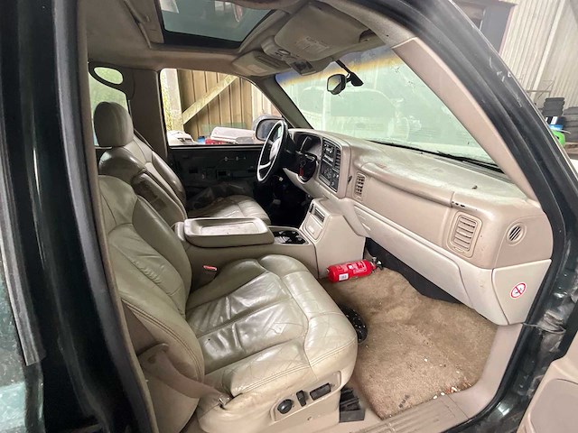 2001 chevrolet tahoe - oldtimer - afbeelding 1 van  12
