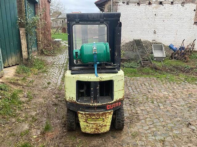 2001 clark cgp 25 h vorkheftruck - afbeelding 19 van  23