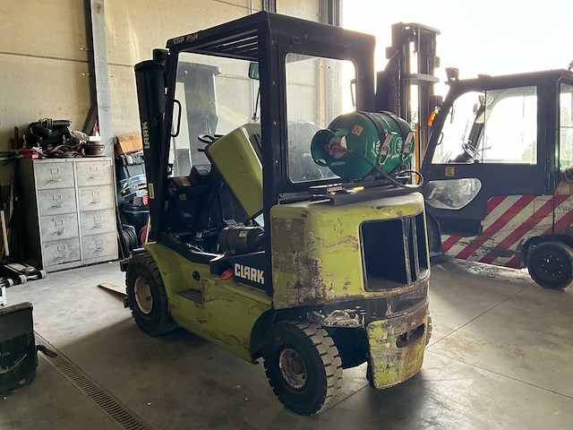 2001 clark cgp25h vorkheftruck - afbeelding 20 van  26