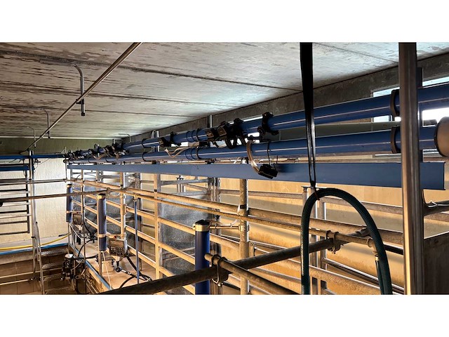 2001 delaval tandem melkinstallatie (7 boxen) - afbeelding 14 van  32