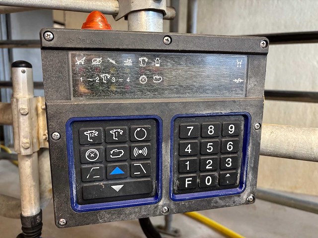 2001 delaval tandem melkinstallatie (7 boxen) - afbeelding 3 van  32