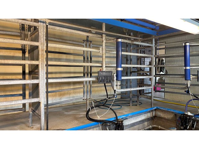 2001 delaval tandem melkinstallatie (7 boxen) - afbeelding 13 van  20