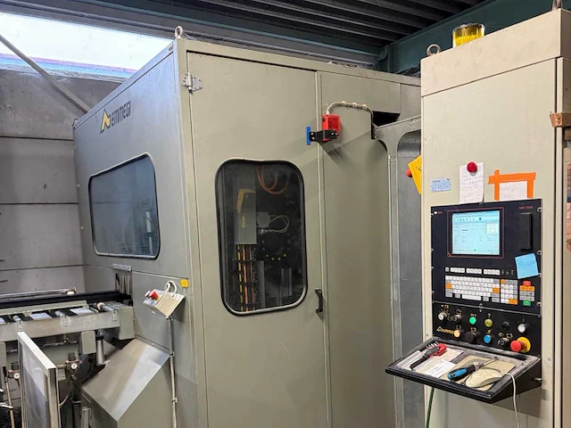 2001 emmegi quadra cnc universele bewerkingscentra voor aluminium profielen / vollzdig werkend - afbeelding 8 van  15