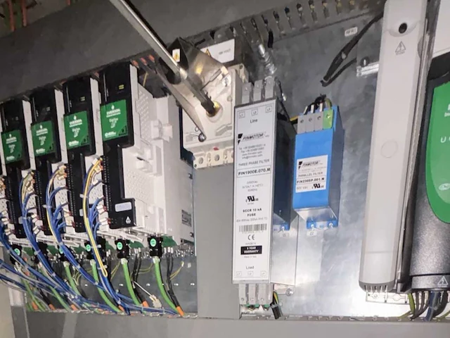 2001 emmegi quadra cnc universele bewerkingscentra voor aluminium profielen / vollzdig werkend - afbeelding 2 van  13