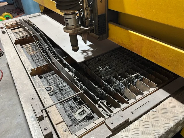 2001 esab pegasus cnc plasmasnijmachine - afbeelding 13 van  41