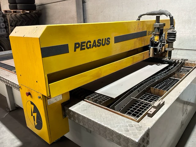 2001 esab pegasus cnc plasmasnijmachine - afbeelding 23 van  41