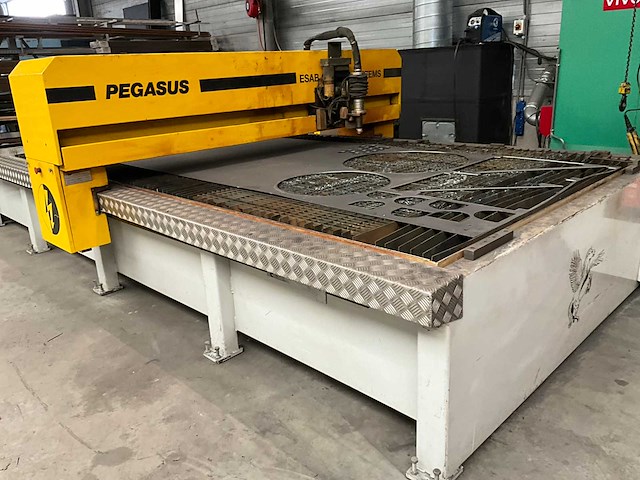2001 esab pegasus plasmasnijmachine - afbeelding 20 van  24