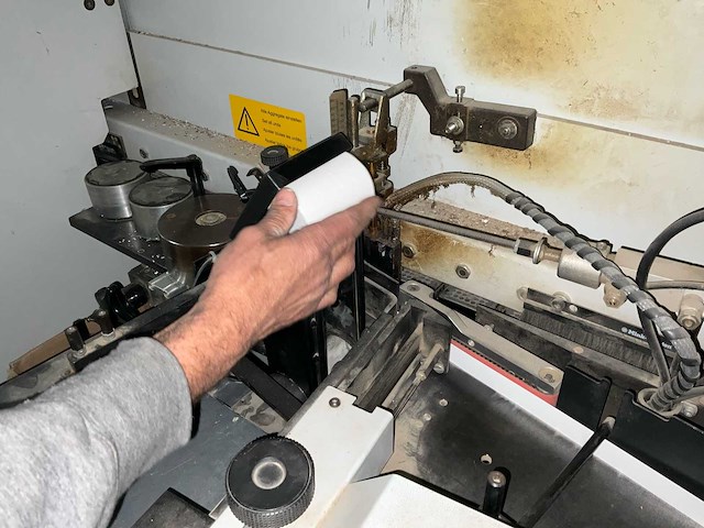 2001 holz-her sprint 1417k kantaanlijmmachine - diamantschaven -functioneel - afbeelding 18 van  20