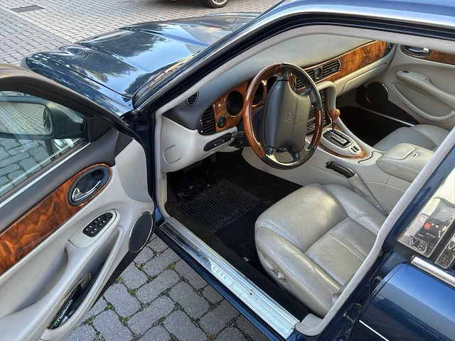 2001 jaguar xj executive personenauto - afbeelding 2 van  26