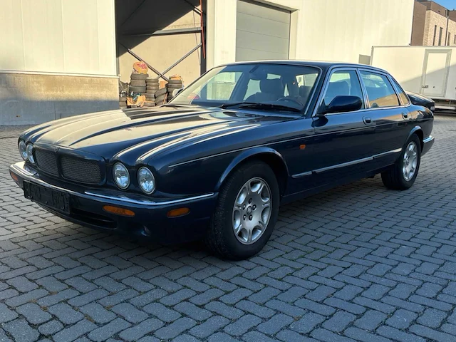 2001 jaguar xj executive personenauto - afbeelding 1 van  26
