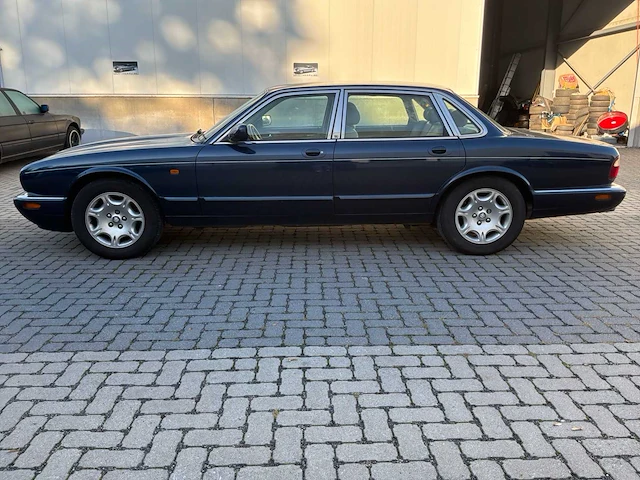 2001 jaguar xj executive personenauto - afbeelding 12 van  26